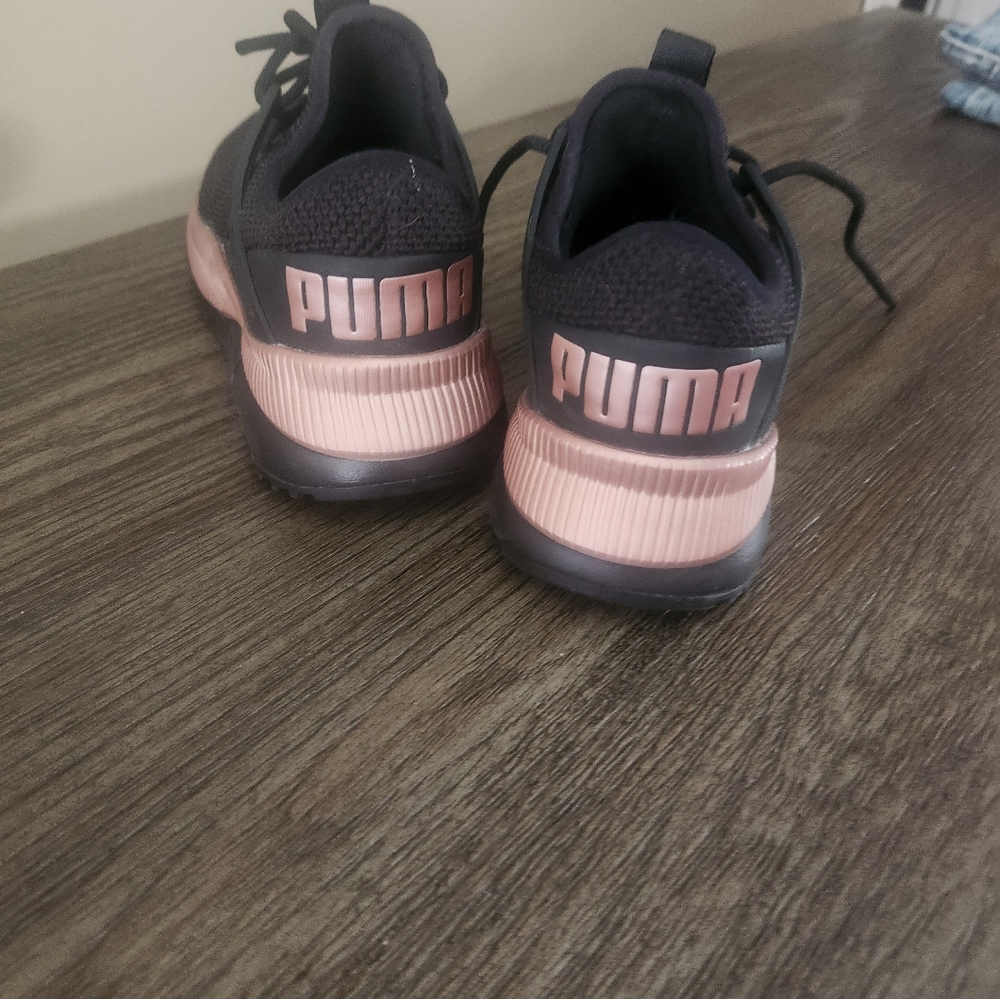 Puma womens sneakers - Picture 3 of 4